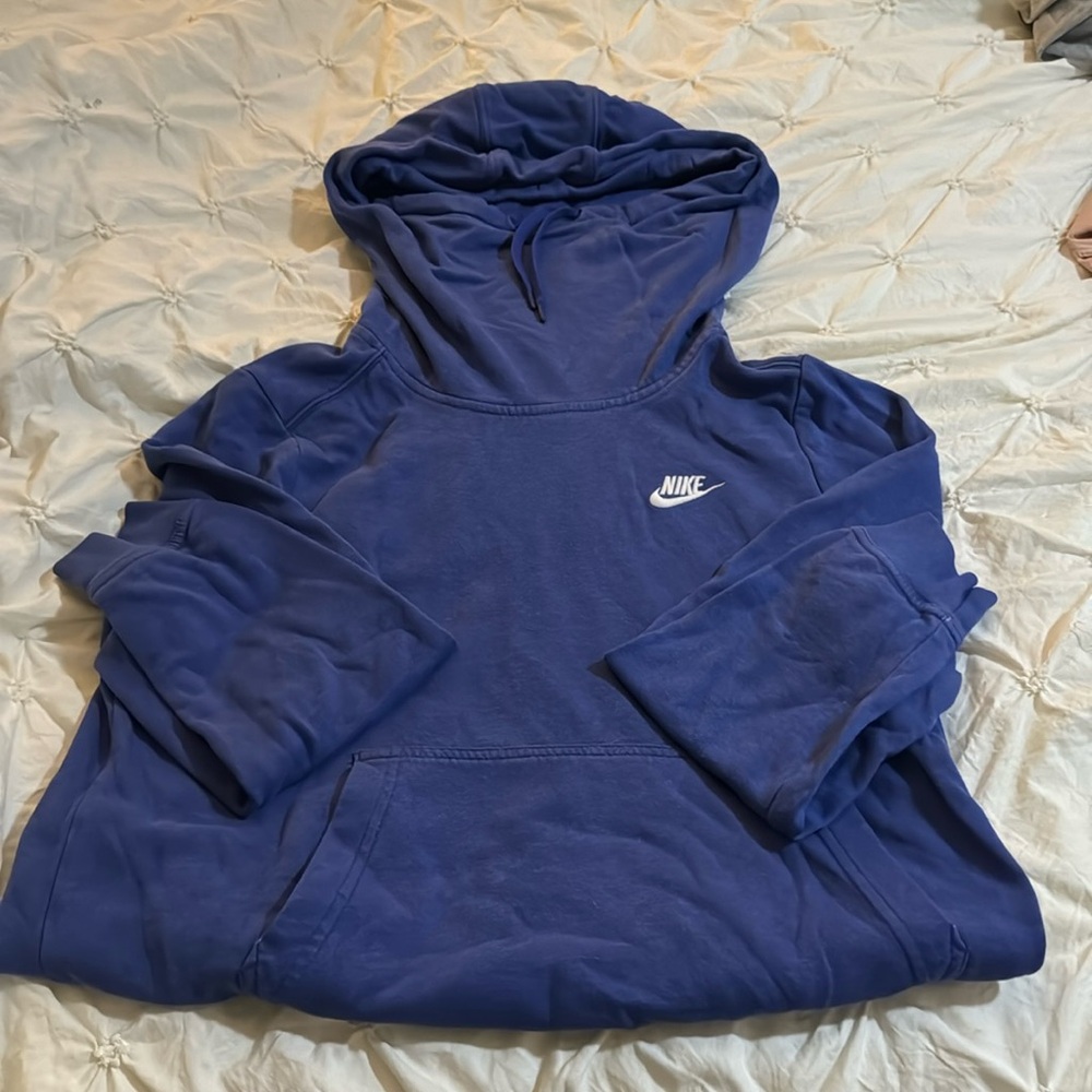 Women’s Nike sweatshirt